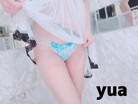 💛あの日つないだ手のひらが 今も心を温めて この気持ちはいつまで 二度と戻れない わかってても