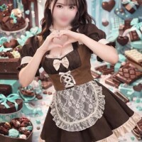 ドレスかメイド服か、交互に着るよ🤍