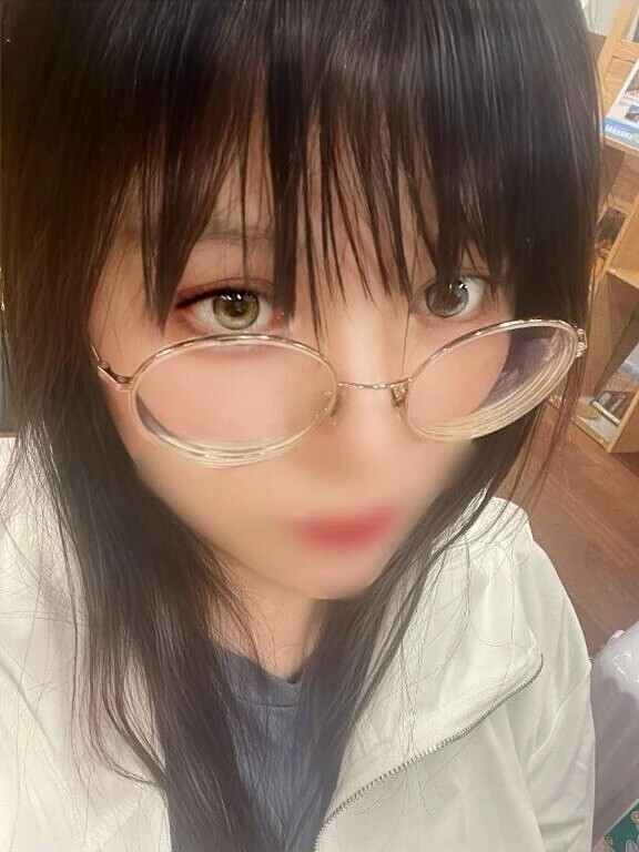 メガネほむら😼🕶✨️