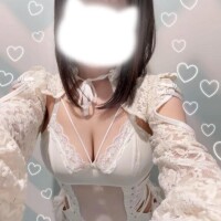 ねぇ長いまつ毛背中まである髪が綺麗だよ