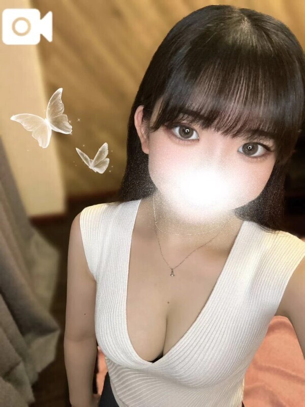 今宵は、るなと遊んでみる？😖🤍