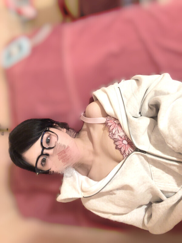 眼鏡っ娘は明日も出勤だよ😼🕶✨️
