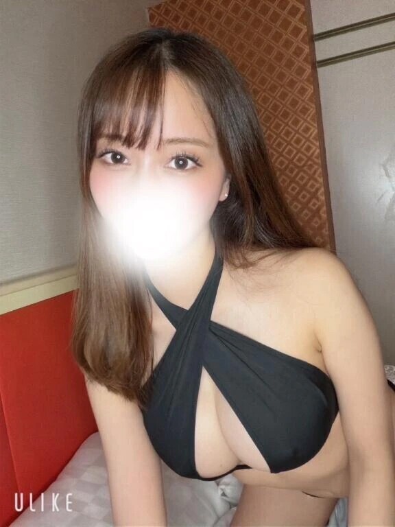 夕暮れ前の静けさに、そっと重ねる女の子の本音。