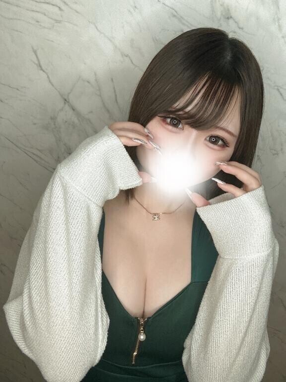 月曜から谷間に誘われて…🥧💋