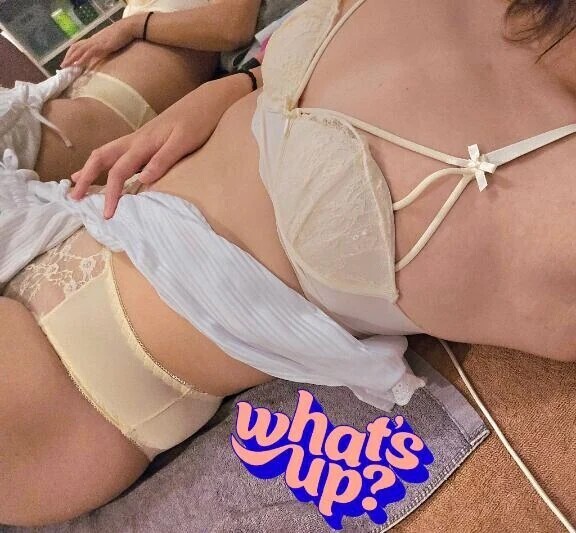寝るときは2人で🤍