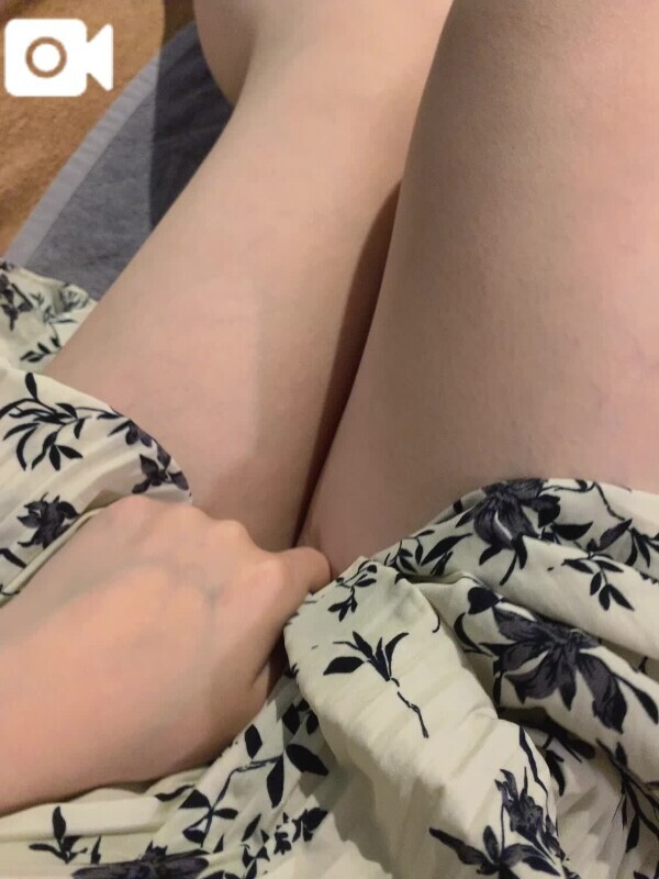 ちらっ♡