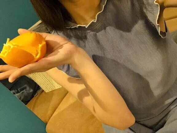 ※今日もみかん剥ぎしてる