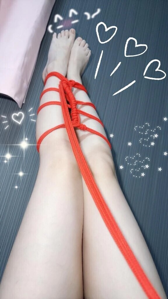 🍓両手直伸縛り🪢(そらの足バージョン)