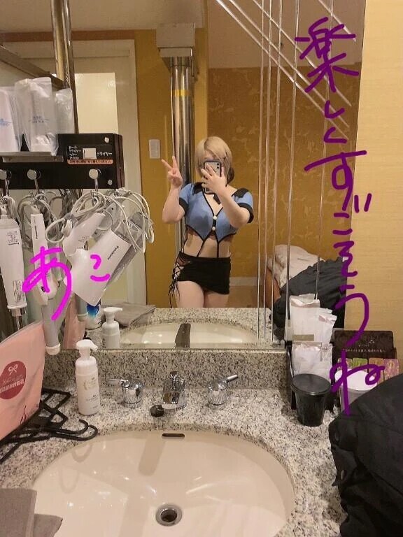 少しだけ覗かせて◎