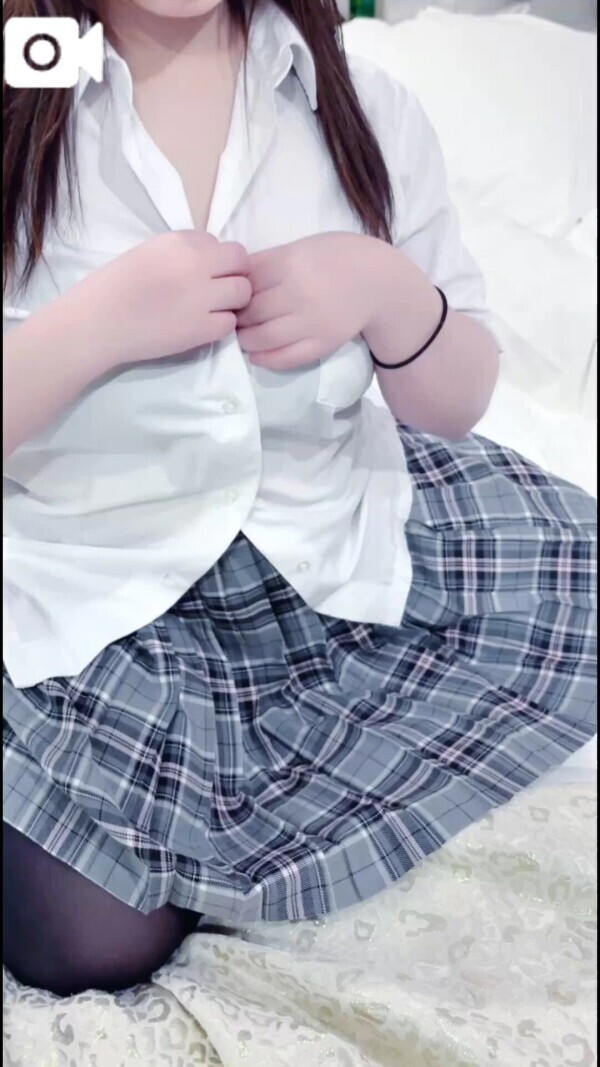 本日【13時半～18時】出勤♥