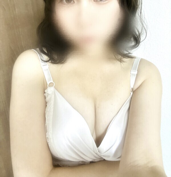 ここあ 出勤🐻ྀི