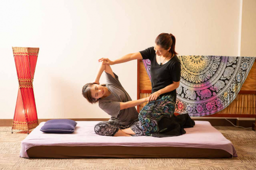 タイ古式マッサージの資格取得を目指します