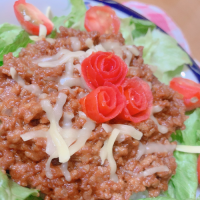 プチトマトの皮でバラ