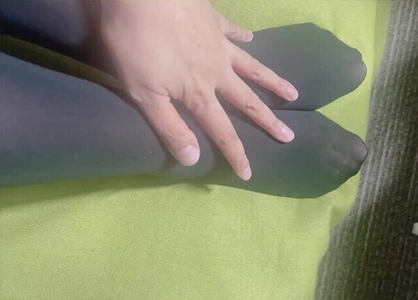 タイツ越しの誘惑…🖤