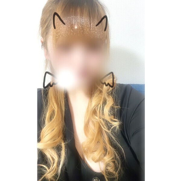 明日居ます🎀