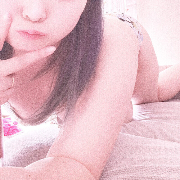 明日いますっ🎀会いにきてくれる？🤍