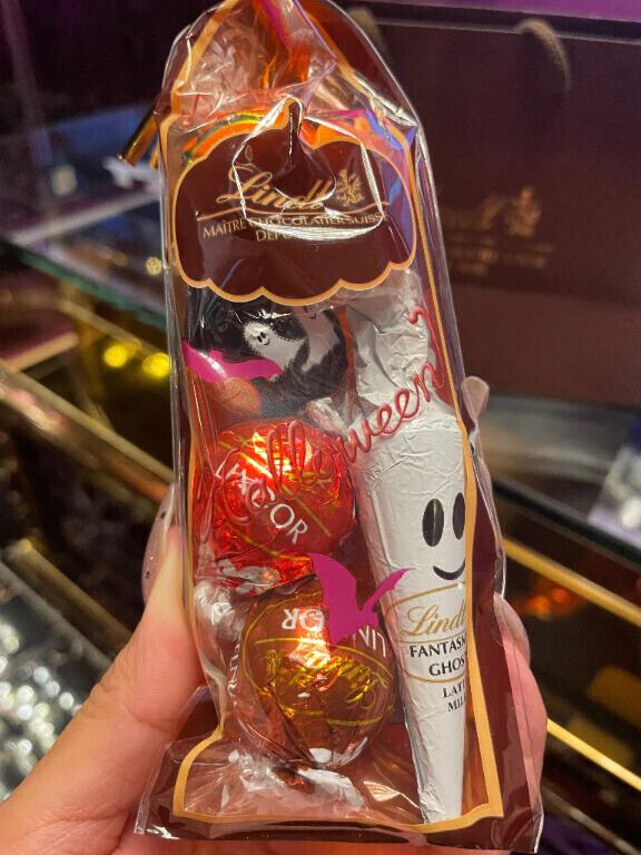 さえ、餌付けされてます🤣🍫