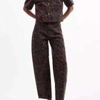 流行りのレオパード柄