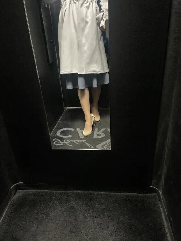 階段で転びました