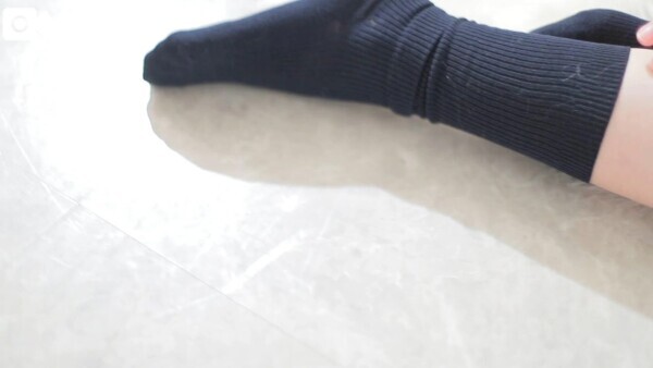 見えそうで、見えない…🎥