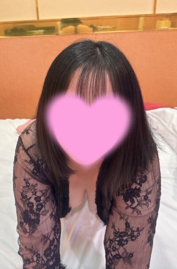 鏡越しのおしり…ドキドキしちゃう♡