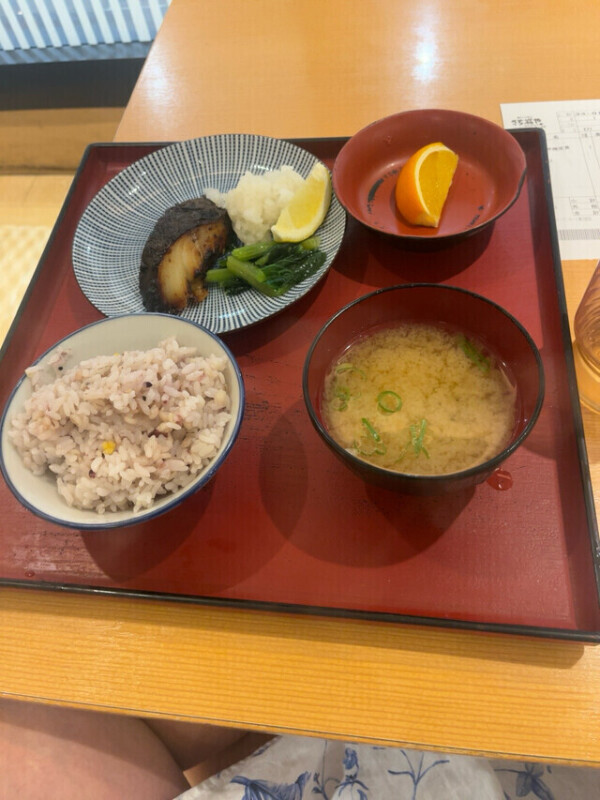 お昼ご飯は、なーに？？？