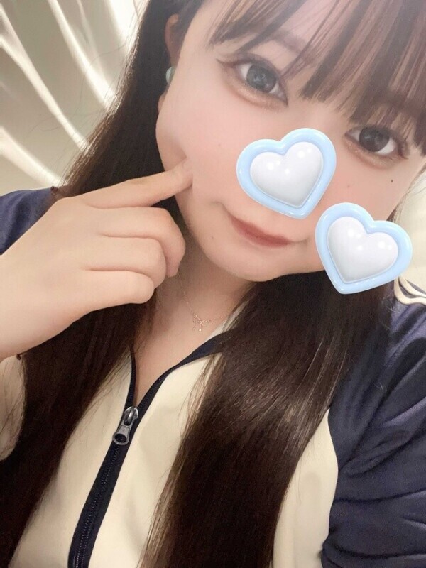 むにっ