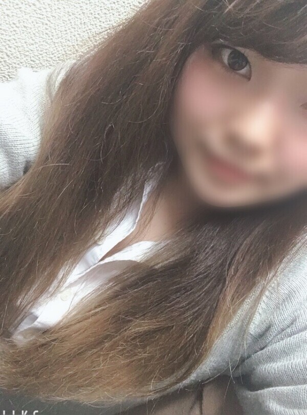 ソファーで、、