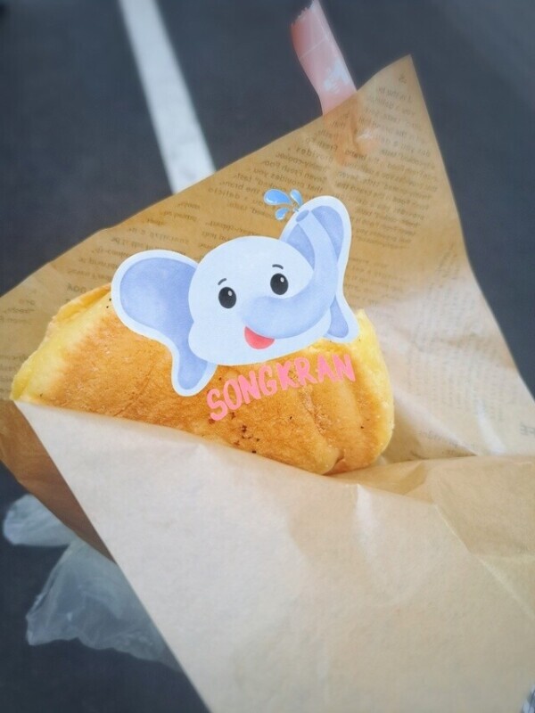 セブンのお店の焼きたてメロンパン絶対買って〜笑