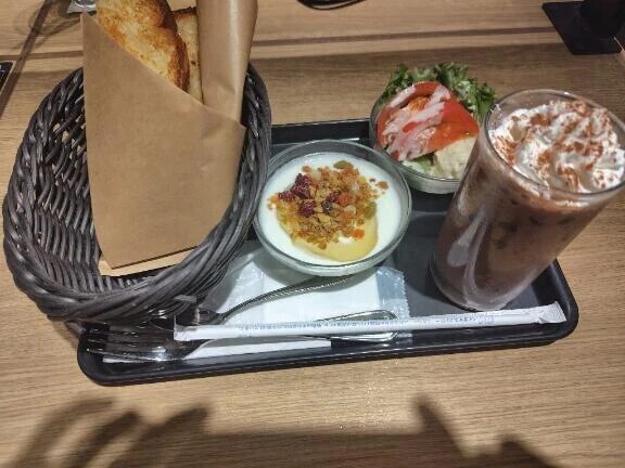 本日もモーニングランチ🍞