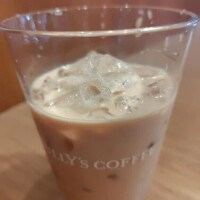 これは昨日飲んだアイスロイヤルミルクティー☕