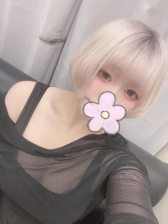 🙇🏼🎀