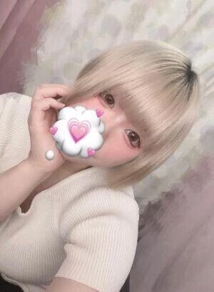 🙇🏼🎀