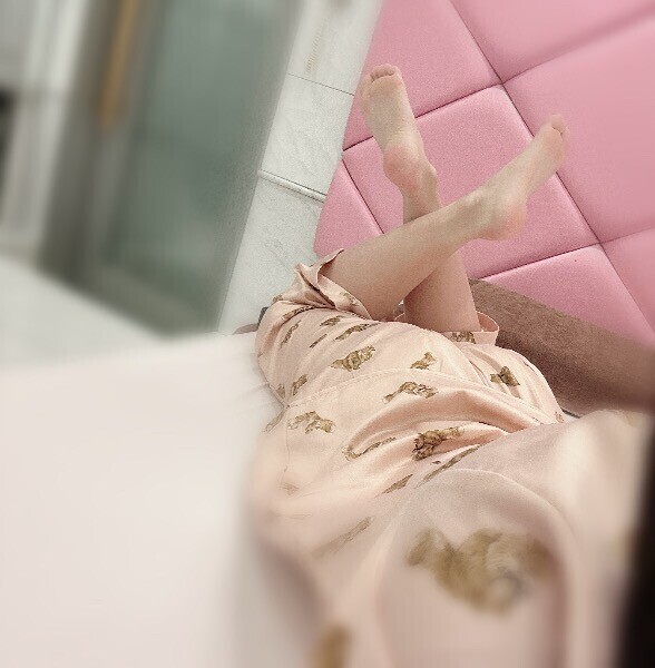 |•ω•,,)ﾁﾗｯ……