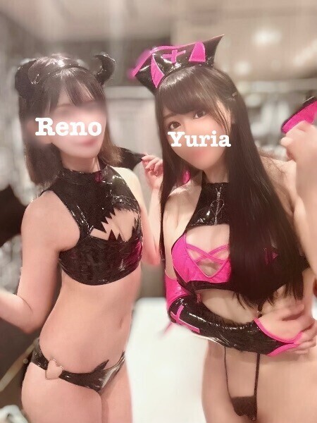 😈情報量多すぎ！？エ◯サ◯ュに挟まれてレ◯で！？😈