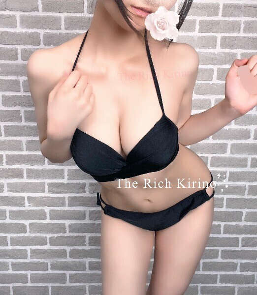 👙新作水着おひろめ♡どっちの色が好き？