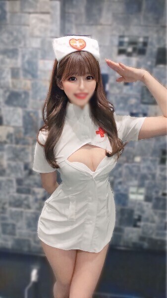ナース姿でドキドキ…初出勤💓