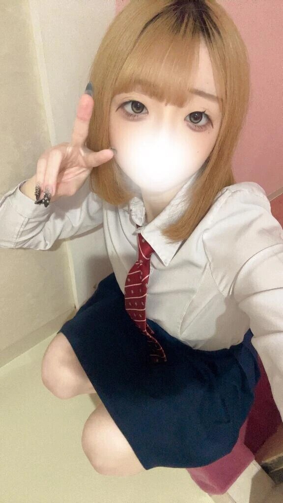 いる。