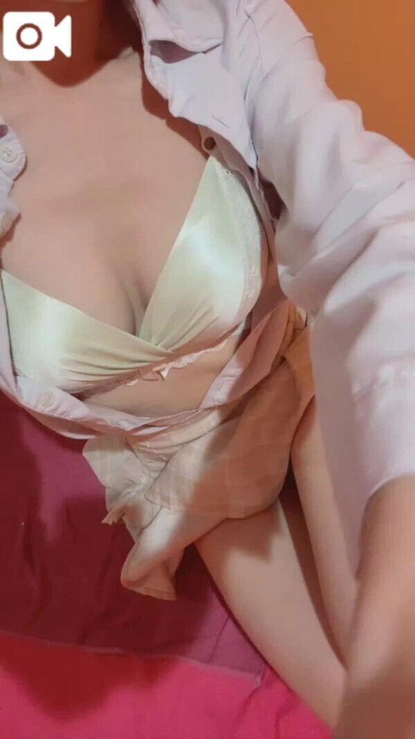たーだのさわさわしてる動画です👀