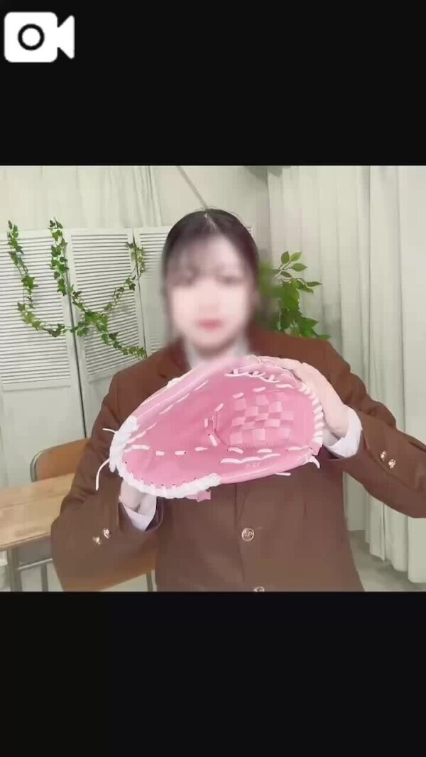 明日制服姿、見に来てくれる？🥺💗
