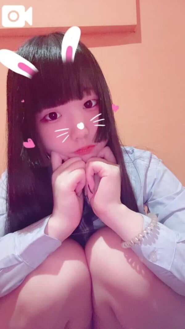 お兄様なにしてるー？？