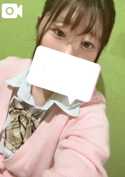 いたずらしちゃうぞ〜👅