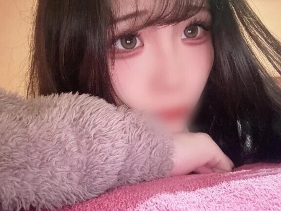 明日いるよ！お誘い待ってます♡