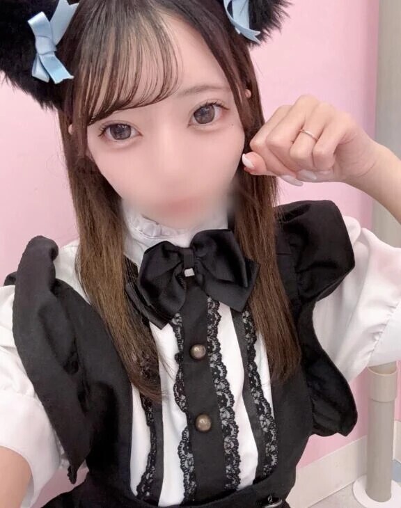 めいどにゃんこでお許しを😭
