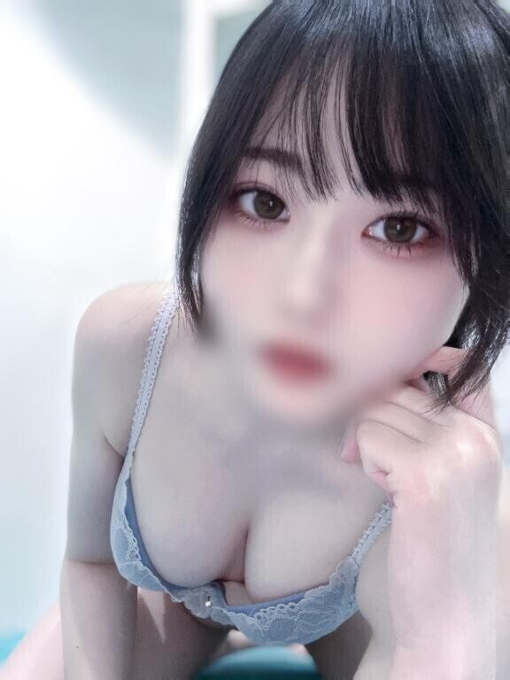 じ～?