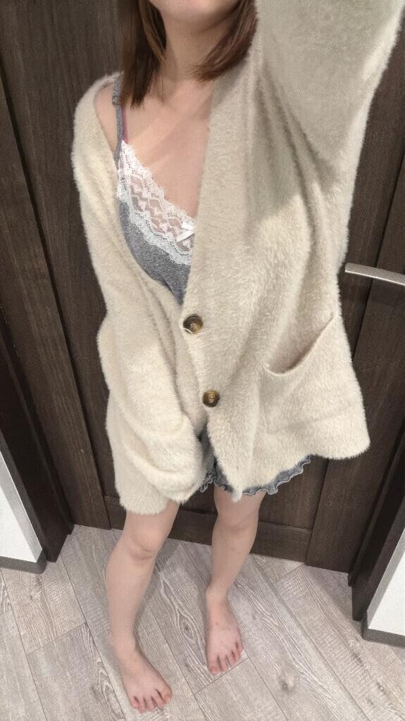 また明日(* - -)zz