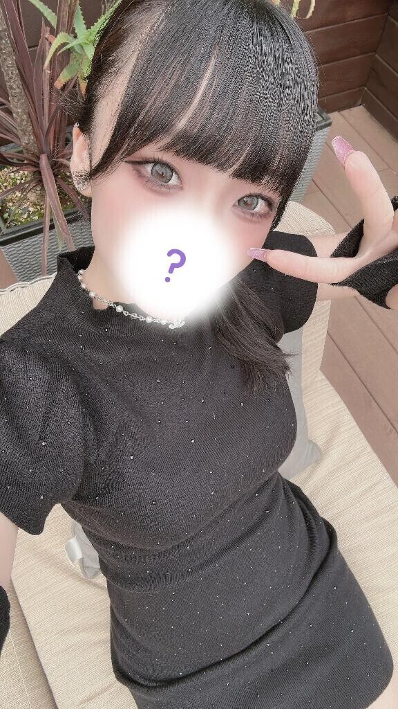 ポニーテール揺らしながら?