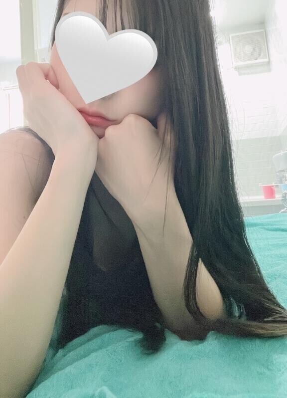 うい～