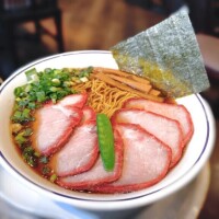 定番オムと思いきや