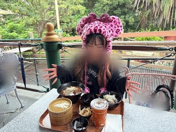 食べるよΨ( 'ч' ☆)